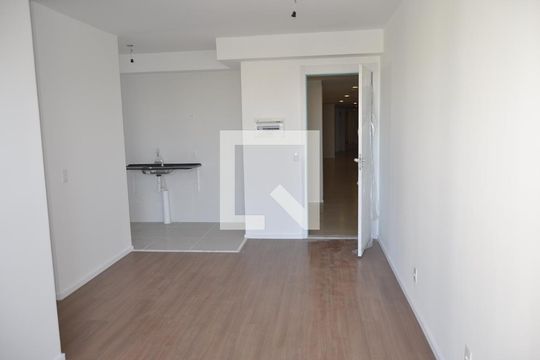 Sala de apartamento à venda com 3 quartos, 60m² em Pilares, Rio de Janeiro