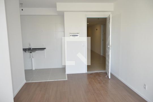 Sala de apartamento à venda com 3 quartos, 60m² em Pilares, Rio de Janeiro