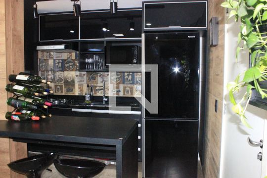 Cozinha de apartamento à venda com 2 quartos, 43m² em Jardim Las Vegas, Guarulhos