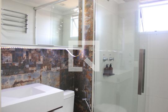 Banheiro de apartamento à venda com 2 quartos, 43m² em Jardim Las Vegas, Guarulhos