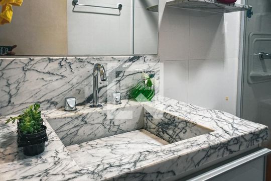 Banheiro 1 de apartamento para alugar com 2 quartos, 58m² em Jardim Bonfiglioli, São Paulo