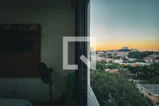 Vista Quarto de apartamento para alugar com 2 quartos, 58m² em Jardim Bonfiglioli, São Paulo
