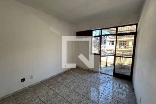 Suite de apartamento para alugar com 3 quartos, 108m² em Irajá, Rio de Janeiro
