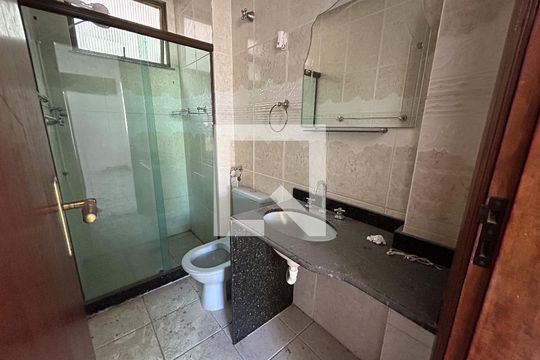 Banheiro da Suíte de apartamento para alugar com 3 quartos, 108m² em Irajá, Rio de Janeiro