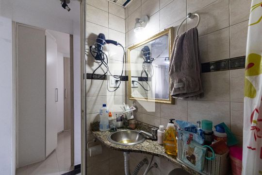 Banheiro de apartamento à venda com 2 quartos, 53m² em Cidade Nova Heliópolis, São Paulo