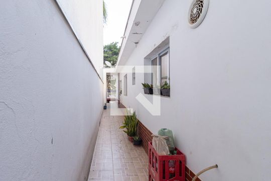 Quintal de casa à venda com 2 quartos, 298m² em Vila Osasco, Osasco