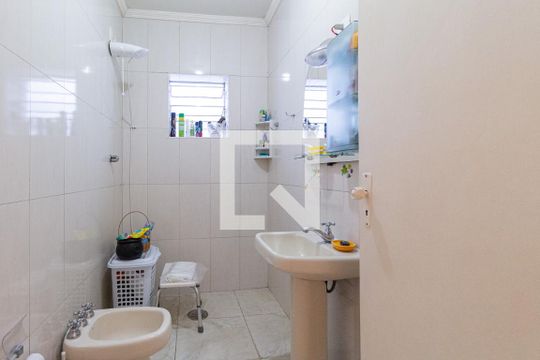 Banheiro 1 de casa à venda com 2 quartos, 298m² em Vila Osasco, Osasco