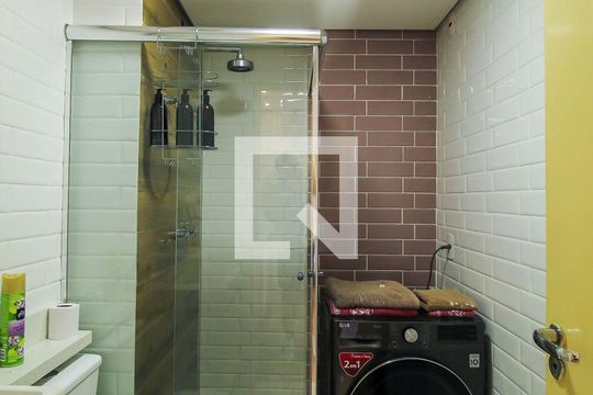 Banheiro de apartamento para alugar com 1 quarto, 31m² em Brás, São Paulo