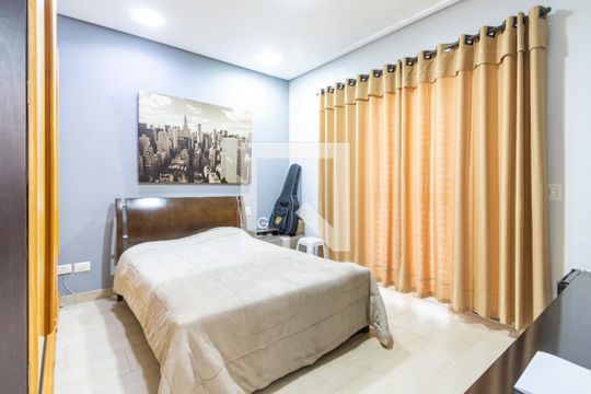 Suíte 1 de casa à venda com 4 quartos, 700m² em Lapa, São Paulo