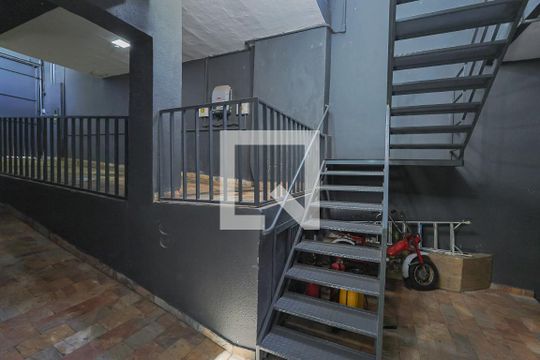 Escada de casa à venda com 8 quartos, 440m² em Santo Antônio, Belo Horizonte