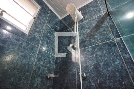 Banheiro Corredor de apartamento para alugar com 1 quarto, 42m² em Passo da Areia, Porto Alegre