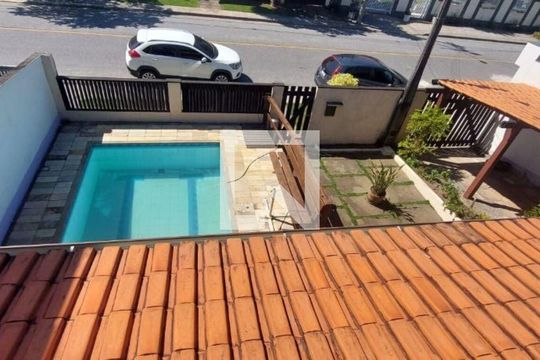 Casa à venda com 3 quartos, 176m² em Camboinhas, Niterói