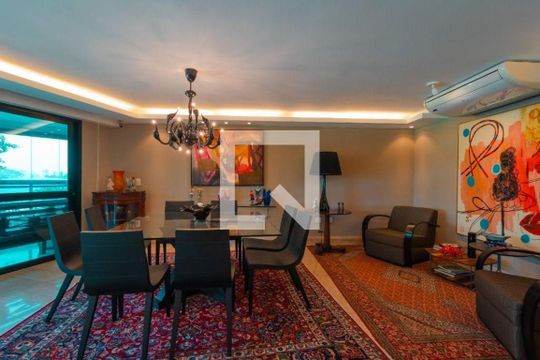 Apartamento à venda com 4 quartos, 300m² em Icaraí, Niterói