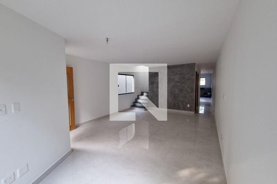 Casa à venda com 4 quartos, 150m² em Itaipu, Niterói