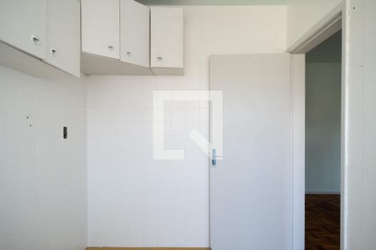 Cozinha e Área de Serviço de apartamento à venda com 2 quartos, 59m² em Azenha, Porto Alegre