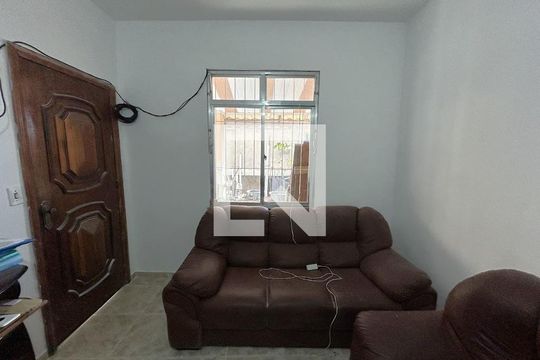 Sala de casa à venda com 2 quartos, 120m² em Vaz Lobo, Rio de Janeiro