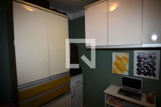 Quarto de Serviço de apartamento à venda com 3 quartos, 58m² em Olaria, Rio de Janeiro
