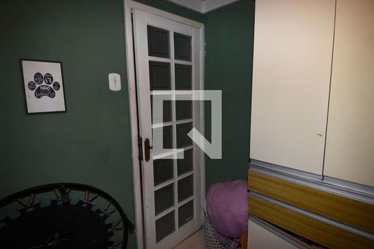 Quarto de Serviço de apartamento à venda com 3 quartos, 58m² em Olaria, Rio de Janeiro