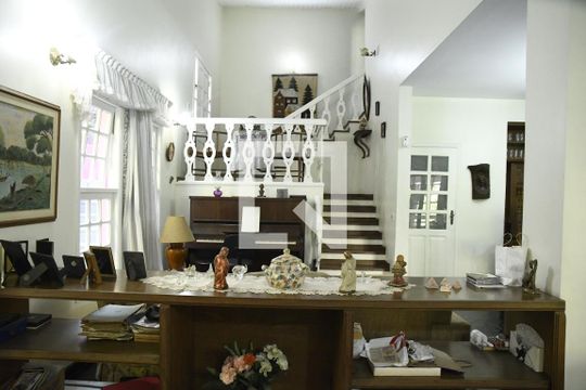 Sala de casa de condomínio para alugar com 4 quartos, 430m² em Chácara Pavoeiro, Cotia