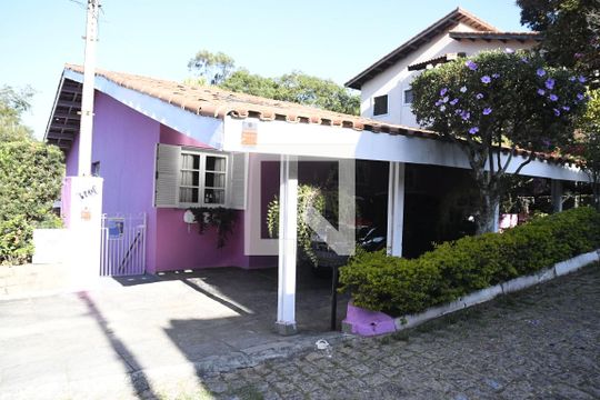 Fachada de casa de condomínio para alugar com 4 quartos, 430m² em Chácara Pavoeiro, Cotia