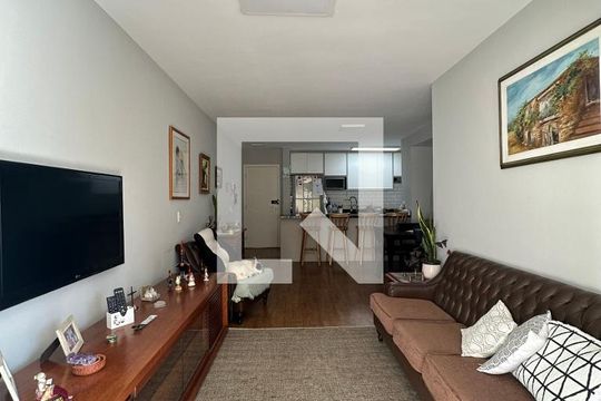 Sala de estar de apartamento para alugar com 3 quartos, 80m² em Jardim Ester, São Paulo