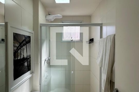 Banheiro da Suíte de apartamento para alugar com 3 quartos, 80m² em Jardim Ester, São Paulo