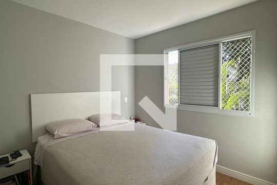 Suíte de apartamento para alugar com 3 quartos, 80m² em Jardim Ester, São Paulo