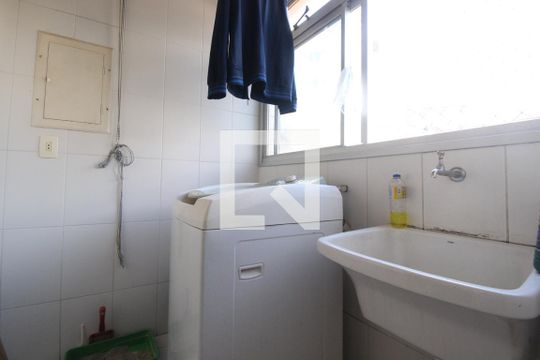 Área se serviço  de apartamento à venda com 3 quartos, 130m² em Grajaú, Belo Horizonte