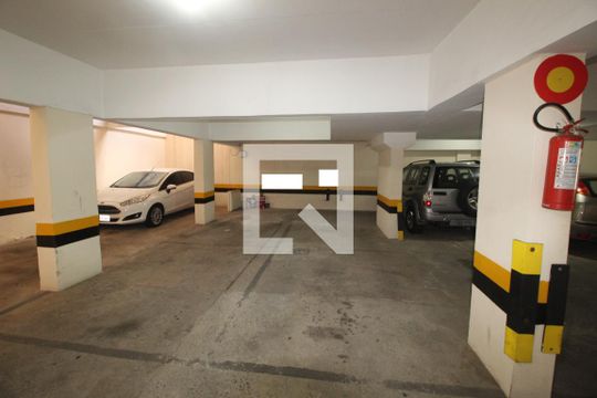 Vagas de garagem  de apartamento à venda com 3 quartos, 130m² em Grajaú, Belo Horizonte