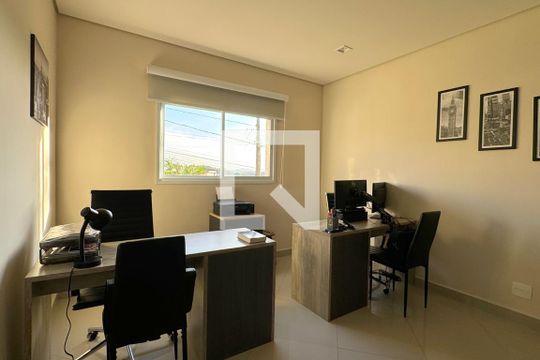 Escritório de casa de condomínio à venda com 3 quartos, 260m² em Alphaville, Santana de Parnaíba