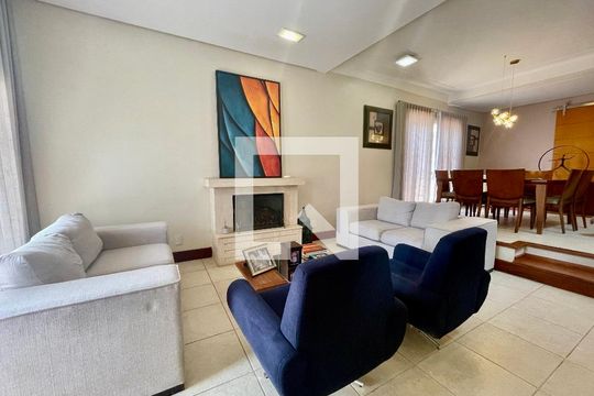 Sala de casa de condomínio à venda com 5 quartos, 380m² em Medeiros, Jundiaí