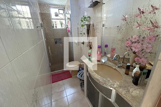 Banheiro de apartamento à venda com 2 quartos, 52m² em Irajá, Rio de Janeiro