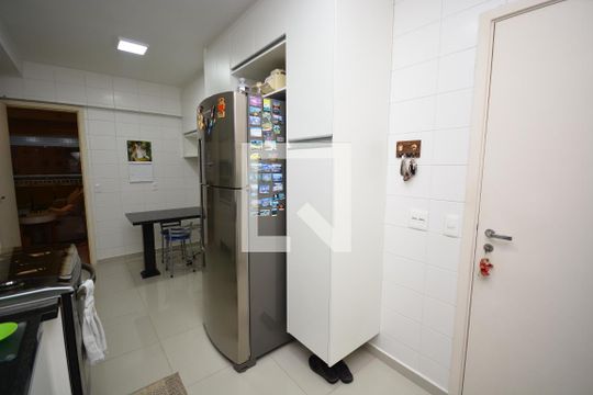 Cozinha de apartamento para alugar com 4 quartos, 137m² em Jurubatuba, São Paulo
