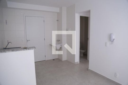 Sala de apartamento à venda com 2 quartos, 32m² em Jaraguá, São Paulo