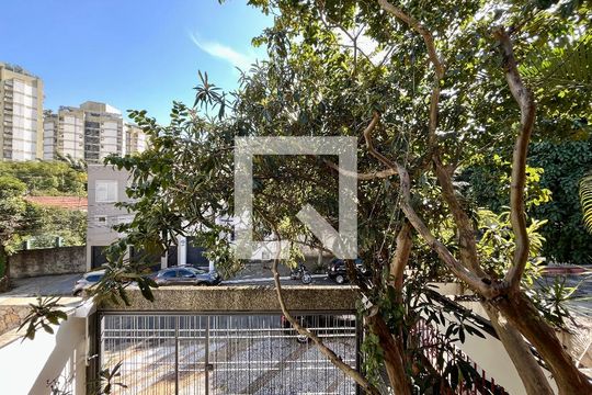 Vista da Suíte 1 de casa à venda com 4 quartos, 350m² em Mirandópolis, São Paulo