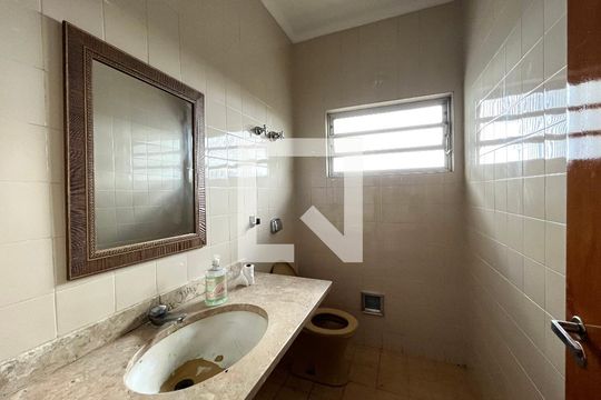 Lavabo de casa à venda com 4 quartos, 350m² em Mirandópolis, São Paulo
