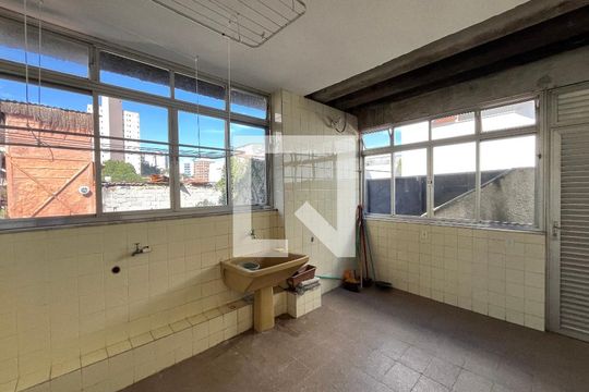 Área de Serviço de casa à venda com 4 quartos, 350m² em Mirandópolis, São Paulo