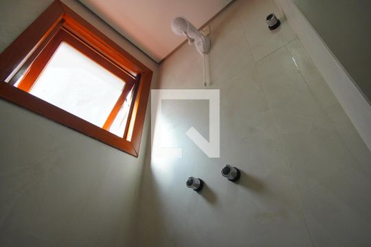 Banheiro Corredor de apartamento para alugar com 2 quartos, 65m² em Santa Cecília, Porto Alegre