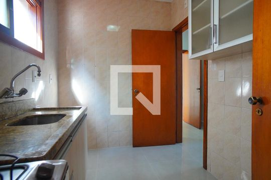 Cozinha de apartamento para alugar com 2 quartos, 65m² em Santa Cecília, Porto Alegre