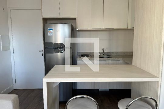 Cozinha de apartamento para alugar com 1 quarto, 30m² em Perdizes, São Paulo