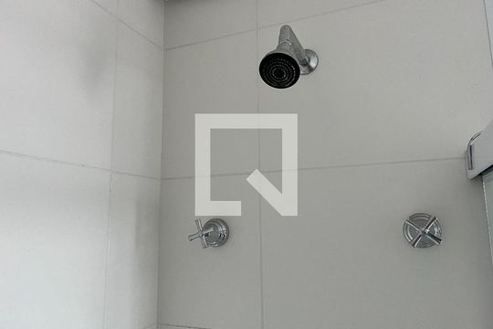 Banheiro de apartamento para alugar com 1 quarto, 30m² em Perdizes, São Paulo
