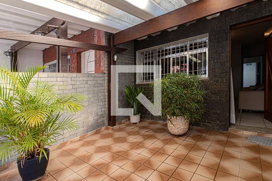 garagem de casa à venda com 2 quartos, 100m² em Vila Moinho Velho, São Paulo