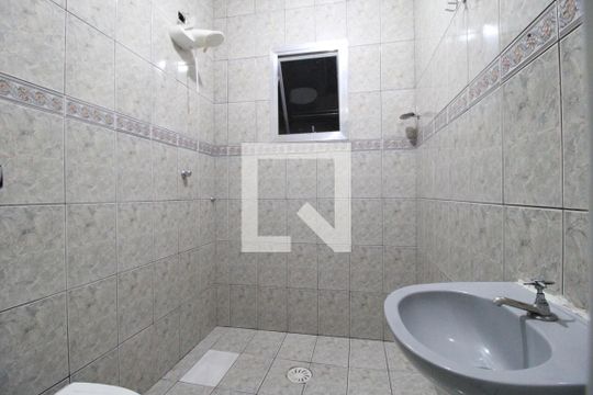 Banheiro de casa para alugar com 2 quartos, 39m² em Vila Nhocuné, São Paulo
