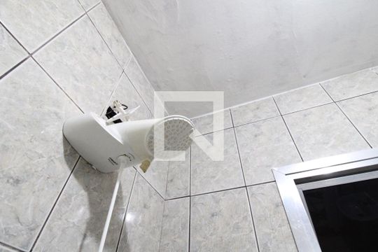 Banheiro de casa para alugar com 2 quartos, 39m² em Vila Nhocuné, São Paulo