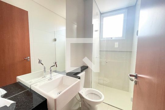 Banheiro social de apartamento à venda com 3 quartos, 90m² em Salgado Filho, Belo Horizonte