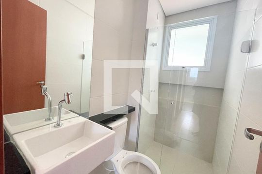 Banheiro social de apartamento à venda com 3 quartos, 90m² em Salgado Filho, Belo Horizonte