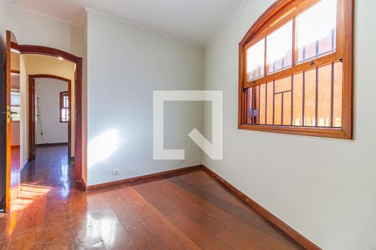 Quarto 2 de casa para alugar com 2 quartos, 120m² em Vila Madalena, São Paulo