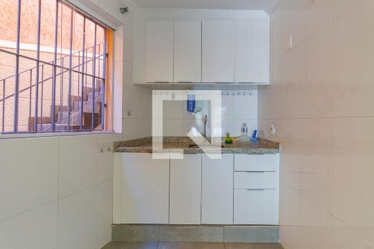 Cozinha de casa para alugar com 2 quartos, 120m² em Vila Madalena, São Paulo