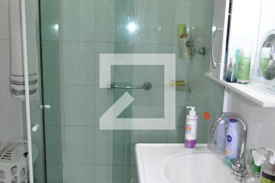 Banheiro de apartamento para alugar com 2 quartos, 62m² em Pilares, Rio de Janeiro