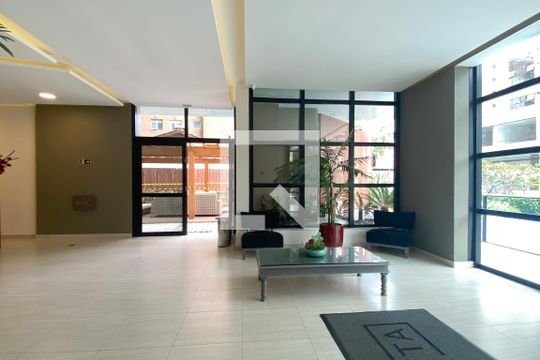 Hall de entrada de apartamento para alugar com 1 quarto, 54m² em Bethaville I, Barueri